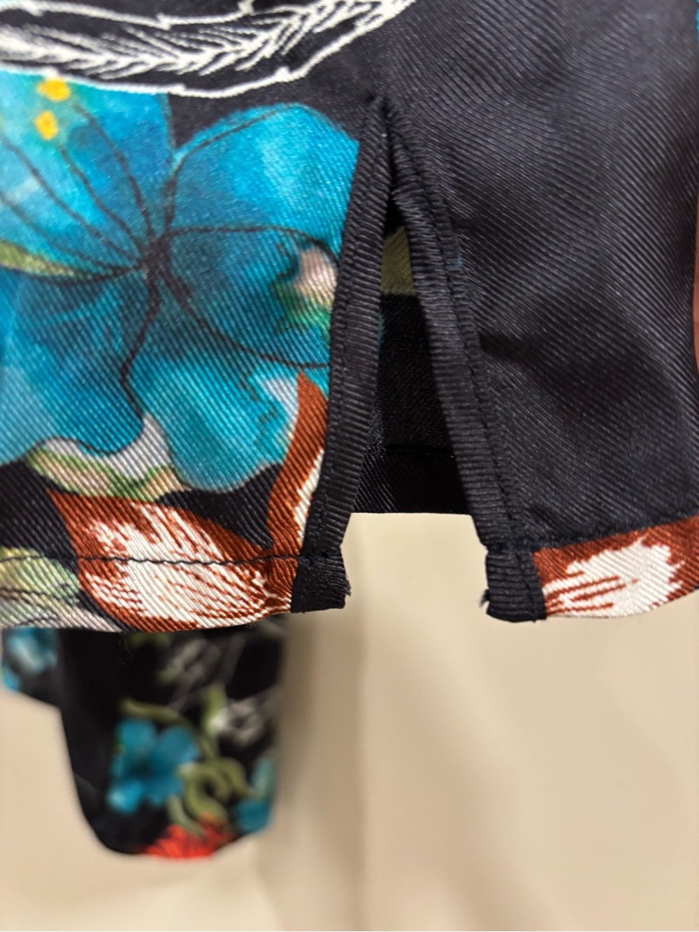 NWOT Johnny Was Silk Embroidered Top Tunic Becca Black Floral - Picture 6 of 7